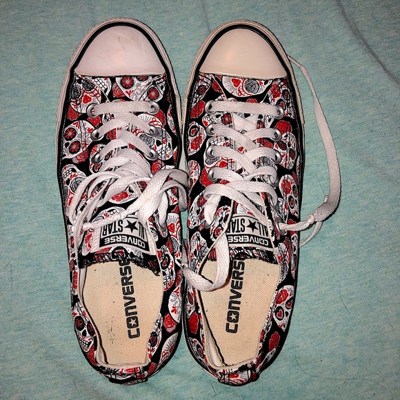 Converse Shoes - Sz.7 Skull Converse